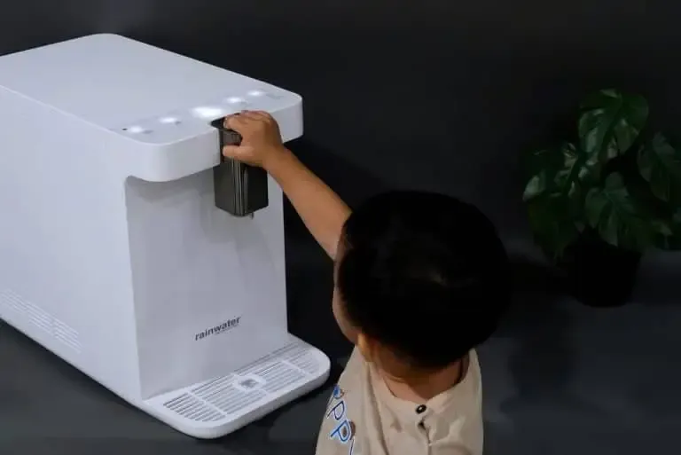 Rainwater su arıtma cihazı, çocuk kullanıcı dostu tasarımı ile.