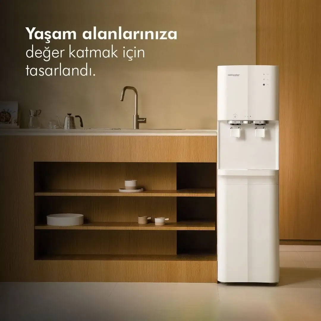 Ahşap raflı mutfakta beyaz RNW 3900