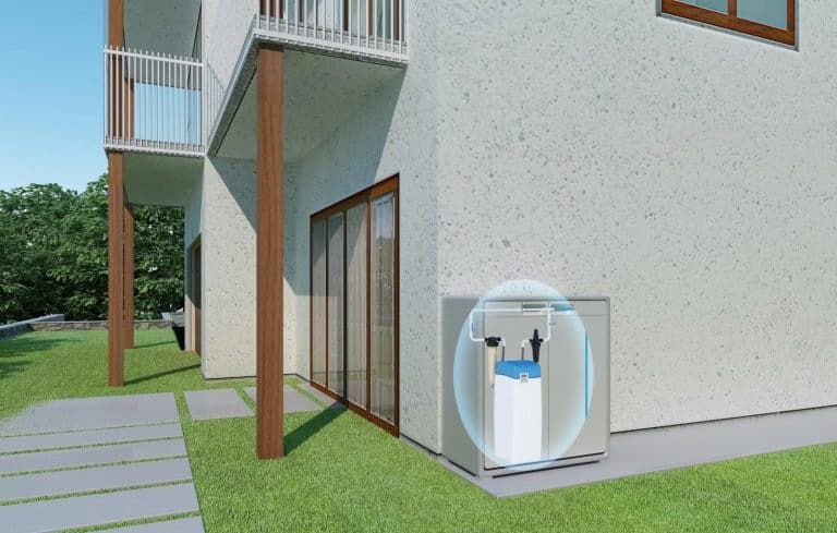 Rainwater su arıtma sistemi montajı, modern ev dış cephesinde çevre dostu çözüm.